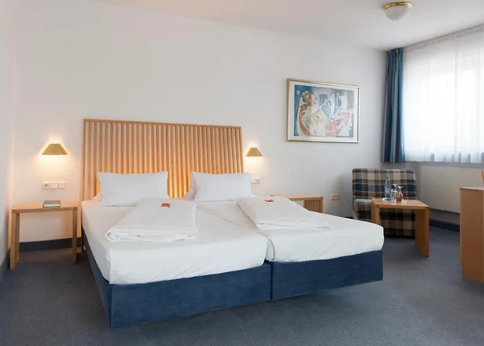 Zum Storch Hotel 3*